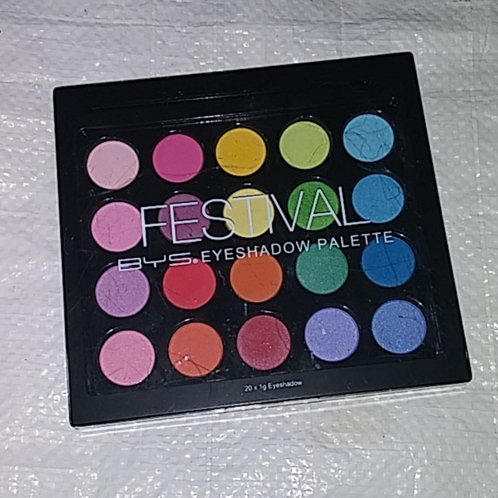 Festival bys eyeshadow palette